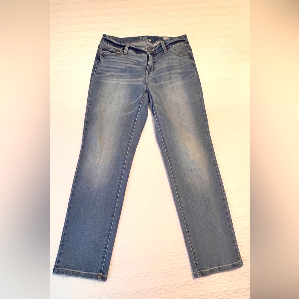 Time and Tru Jeans Womens 10 Petite Straight Medium Wash Mid Rise Stretch Denim